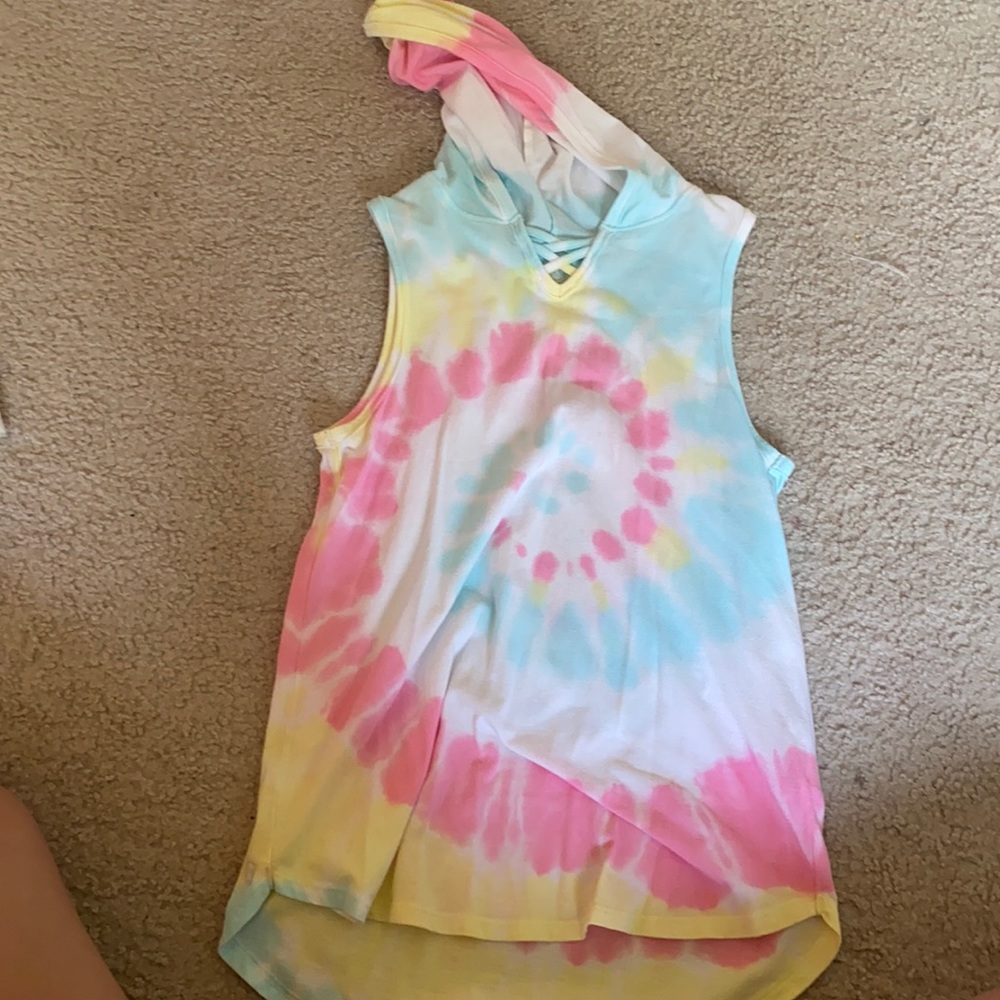 tie dye sleeveless tank with hood